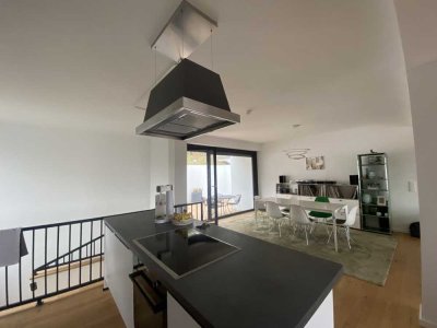 Modernes 3,5-Zimmer Penthouse mit Dachterasse
