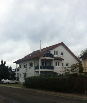 Helle, gut geschnittene 2 Zimmer DG-Wohnung in Walldorf-West