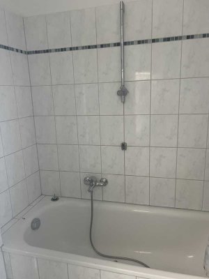 Frisch renovierte 3-ZKB-Wohnung in zentraler Lage
