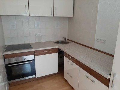 Attraktive und vollständig renovierte 4-Zimmer-Souterrain-Wohnung in Heppenheim (Bergstraße)