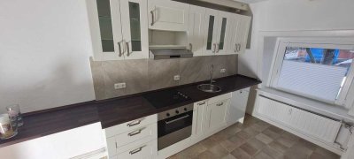 DG-Wohnung mit 3 Zimmern, Einbauküche, Dusche u. Badewanne in Itzehoe