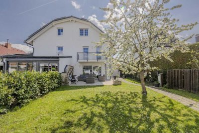 Hochwertig ausgestattete und top gepflegte Doppelhaushälfte mit Garage und eingewachsenen Garten