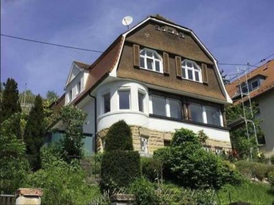 Sehr großzügige und helle 2,5-Zi-Wohnung mit Terrasse im Grünen