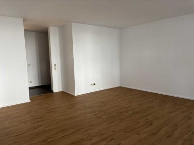 Schöne 4-Zimmer-EG-Wohnung mit Wintergarten und Terrasse in Leonberg-Höfingen
