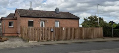 Exklusiv saniertes freistehendes Einfamilienhaus mit Kamin, Südterrasse & großem Garten von privat