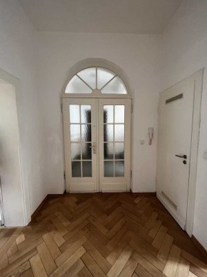 Charmanter Altbau mit Charakter – Stilvolle 3-Zimmer-Wohnung in Krefeld