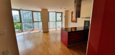 Lichdurchflutete 3 Zi.-Wohnung mit Tiefgaragenplatz und Top-Anbindung!