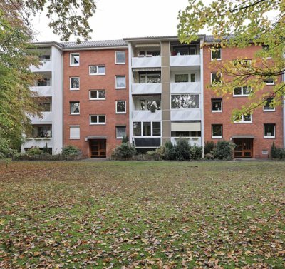 sehr ruhige helle 2-3-Zimmer-WHG +Loggia *frisch renoviert*