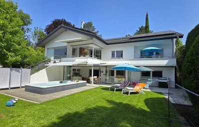 Traumhafte Villa mit klimatisierten Räumen und Pool in bester Lage von Offenburg-Ost