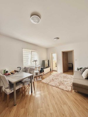 Moderne 2-Zimmer-Wohnung mit Balkon in zentraler Altstadtlage – voll möbliert & bezugsbereit