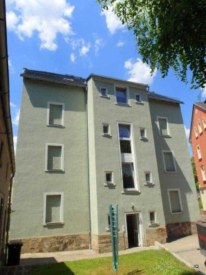 Wittgensdorf: Geräumige Familienwohnung mit Laminatboden, 2 Bädern und eigenem Gartenanteil