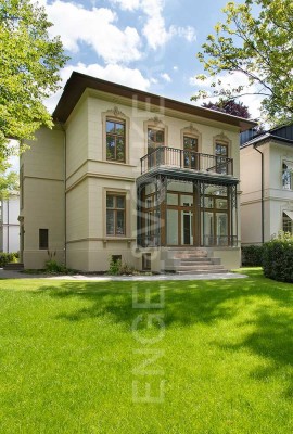 Freistehende, exklusive Stadtvilla