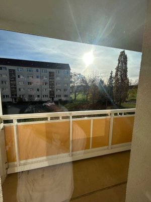 Erdgeschosswohnung mit 3-Zimmern und Balkon in ruhiger Lage mit Aufzug