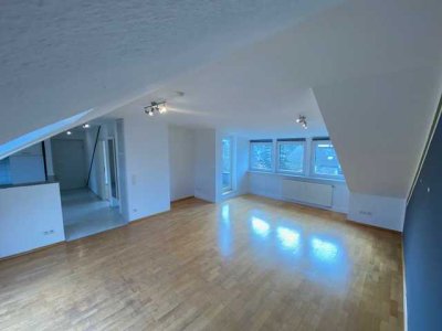 Helle 2-Zimmer-Wohnung Dachgeschoss am Woog