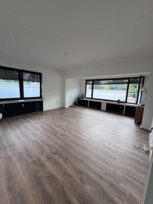 Geräumige 4,5 Zimmer Wohnung mit großer Dachterrasse und Doppelgarage in Essen-Bredeney