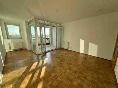 Bezugsfreie 2-Zimmer-Wohnung mit direktem Havelblick vom Balkon inkl. Tiefgaragenstellplatz & Keller