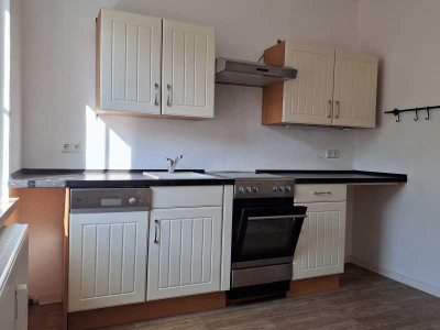 schöne helle 3-Raumwohnung mit Einbauküche
