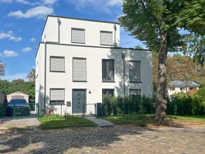Luxuriöser Neubau in Schlachtensee - Wärmepumpe - nur Zwangsversteigerung - keine Käuferprovision