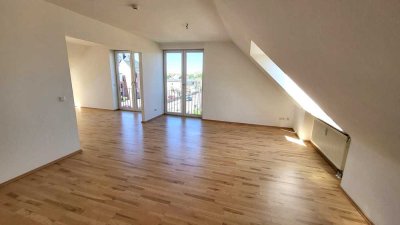 5-Zimmer Dachgeschoss-Wohnung in Schkeuditz zu vermieten - WG geeignet!