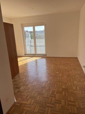 Nähe City-Arkaden - GARCONNIERE mit kleinem Balkon