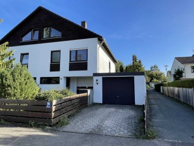 KURZFRISTIG VERFÜGBAR: OPTIMAL FÜR DIE FAMILIE/ GROSSZÜGIGES DOPPELHAUS MIT TRAUMGARTEN IN TOP LAGE