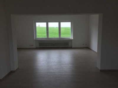 Schöne, geräumige drei Zimmer Wohnung in Schaumburg (Kreis), Bad Nenndorf
