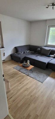 helle und schöne 3 Zimmer Wohnung mit Balkon