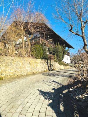 Landhaus in traumhafter Höhenlage mit Bergblick am grünen Ortsrand | BEILHACK IMMOBILIEN