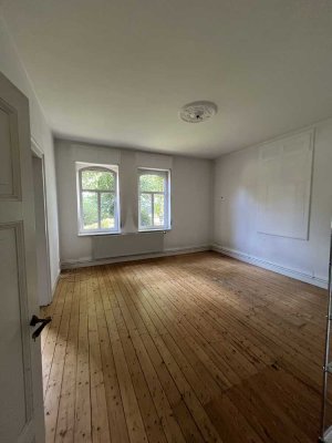 Schöne Altbauwohnung mit Garten