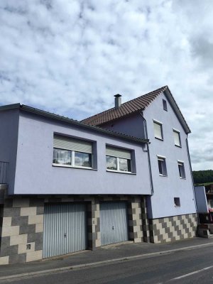 Komplett renovierter Familientraum mit gehobener Innenausstattung