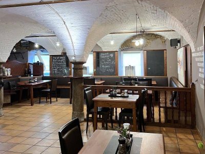 Vielseitiges Renditeobjekt in Gmunden Restaurant mit zwei Wohnungen!