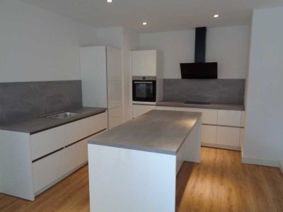 NEWER 4-ROOM-APARTMENT IN BEST CITY LOCATION! EXKLUSIVE, NEUWERTIGE 4ZKB WOHNUNG!