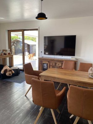 Exklusive 4-Zimmer-Erdgeschosswohnung auf zwei Ebenen mit Terrasse, Garten & Doppelgarage!