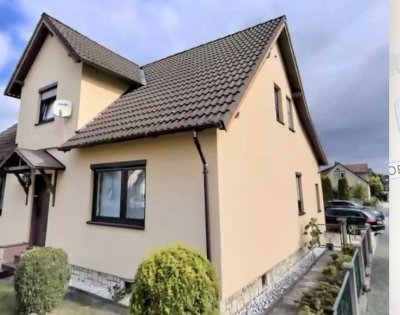 Schöne 4,5 Zimmer Maisonette Wohnung/ Reihenhaus mit Garage und Garten