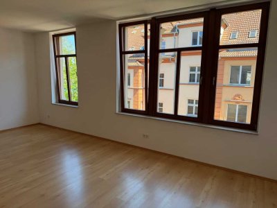 ++ 2-Raum-Wohnung mit Fußbodenheizung, Tageslichtbad im Stadtzentrum ++