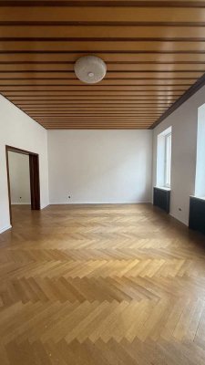 Charmante Altbauwohnung im 1. Obergeschoss – ca. 93 m² voller Charakter