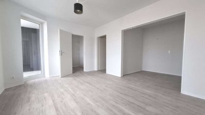 Helle 1-Zimmer-Whg mit Schlafnische und Balkon !