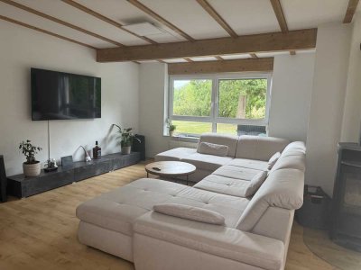 Stilvolle, sanierte 3,5-Zimmer-Wohnung mit Terrasse