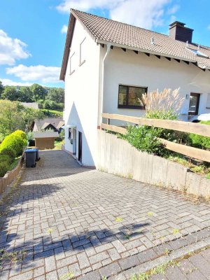 Schönes Haus mit 2 Wohnungen in 57074 Siegen-Bürbach