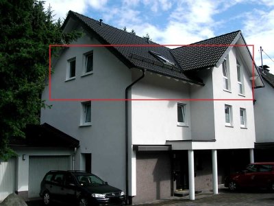 Ab 01.10.2025 in Reichshof-Heidberg: Schöne Dachgeschoßwohnung, geringer Energieverbrauch, naturnah