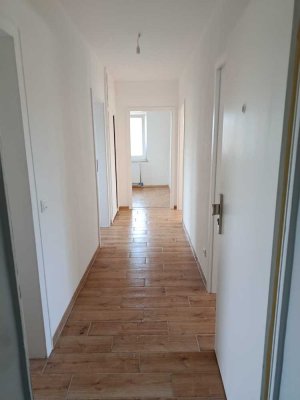 Vollständig renovierte 3-Zimmer-Wohnung mit Balkon in Krefeld