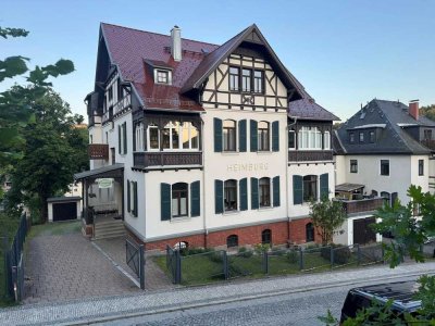 2-Zimmer-Dachgeschoss-Wohnung mit Balkon in zentraler Lage