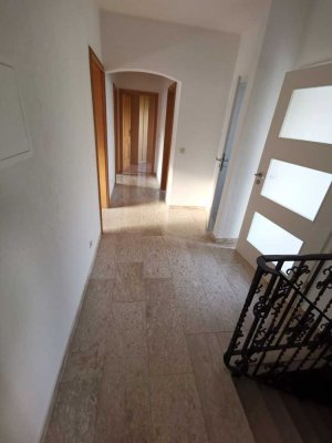 Wohnen wie im eigenen Haus mit Garten, Garage und Terrasse 4 Zimmer Feldrand Wohnung Klein Karben