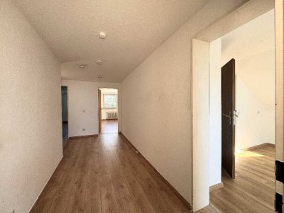 Wunderschöne Dachgeschoss Wohnung mit 3 Zimmern, Keller und großem Garten! Dortmund, Wellinghofen