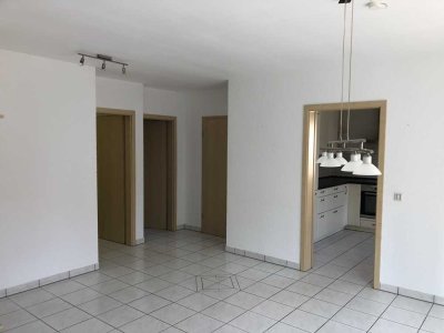 Schöne und gepflegte 7-Raum-Wohnung mit Balkon und EBK in Ammerbuch