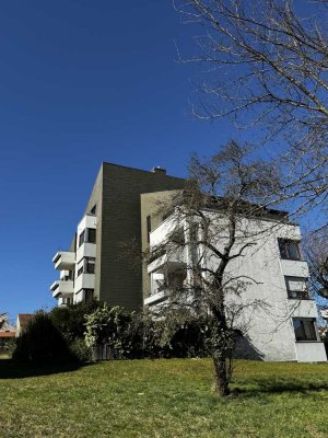 Großzügige helle 2,5-Zimmer-Wohnung in sehr begehrter Lage von Stetten, inkl. TG-Stellplatz