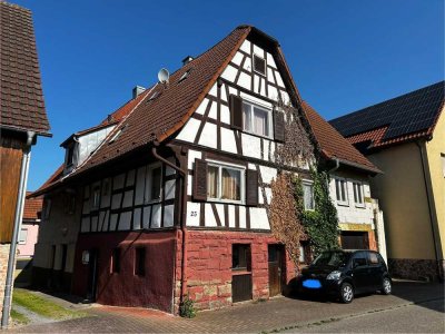 KEIN DENKMALSCHUTZ! Fachwerkhaus mit Garten und Anbau im Herzen von Göbrichen