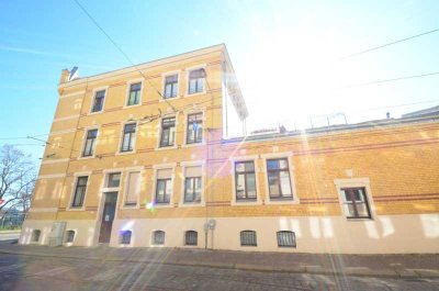Denkmalgeschützte Altbauwohnung mit Fußbodenheizung, Terrasse und großem Garten !
