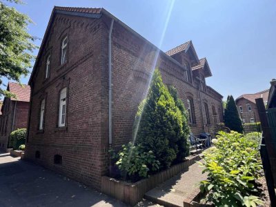 Charmantes Zechenhaus mit vier Wohneinheiten und zwei Garagen in zentraler Wohnlage!