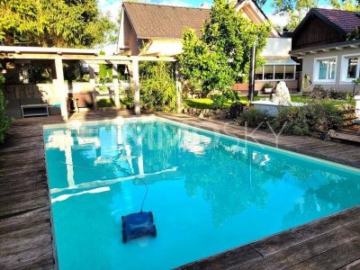 Urlaub zu Hause  Stilvolles Anwesen mit Saunahaus, Pool und Teich